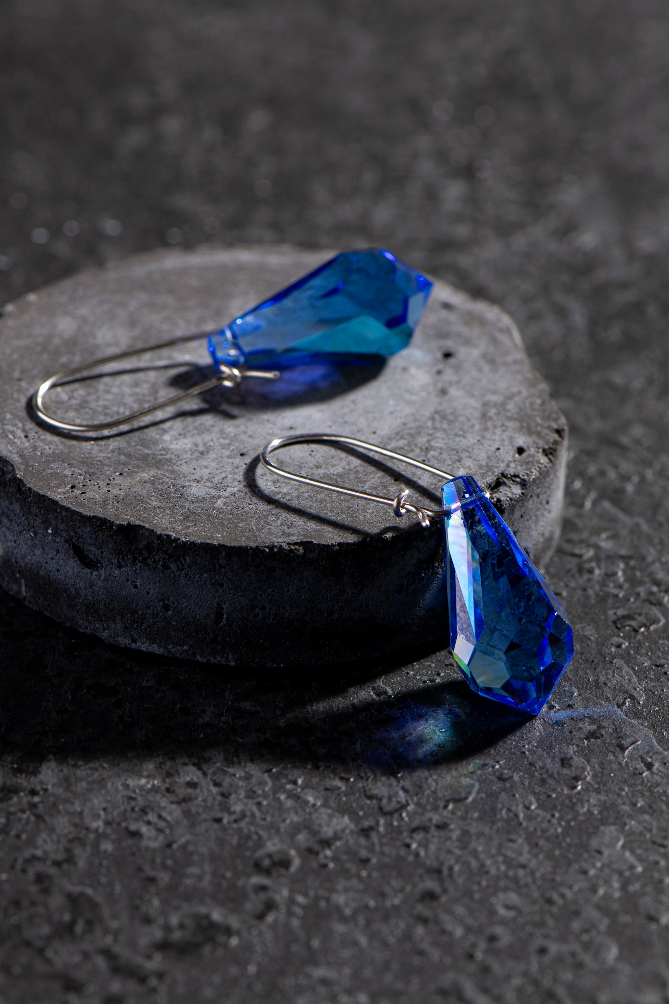 Royal blue deals dangle earrings