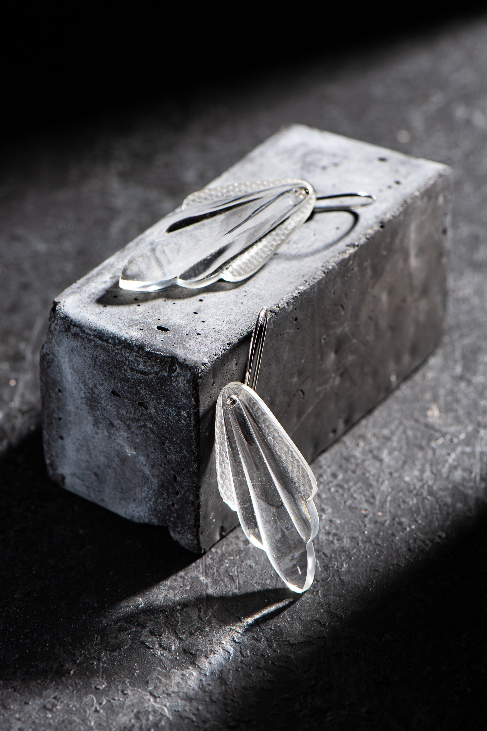 ARCHIVE: 1920s Czechoslovakian glass fan earrings - clear